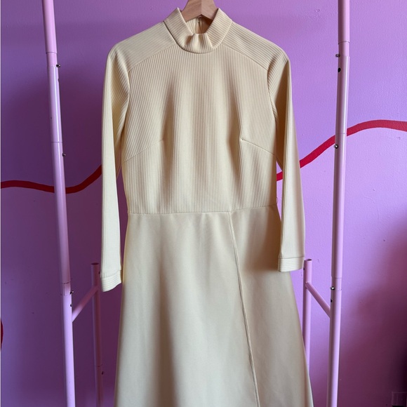 Elegant Butter Yellow Long-Sleeve A-Line Dress - Picture 2 of 4
